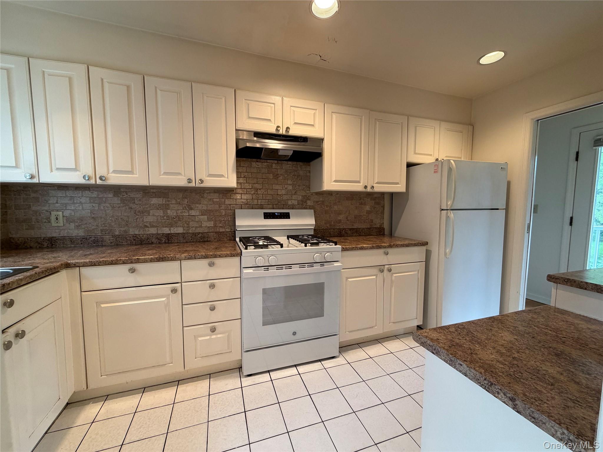 6 Cornell Place Rye, NY 10580 - Photo 6 of 17
