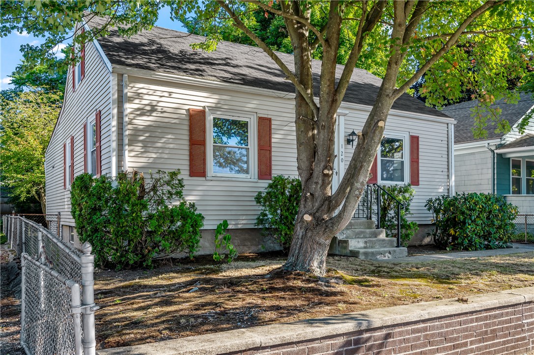 120 Windsor Road Pawtucket, RI 02861 - Photo 3 of 30