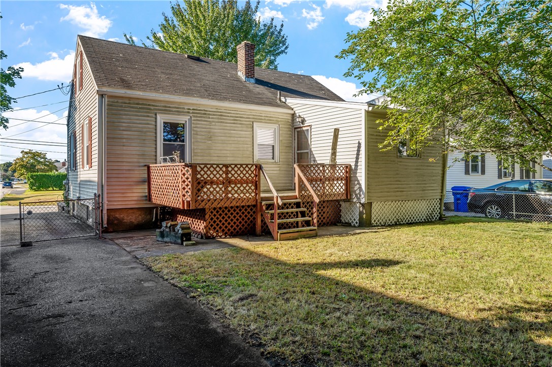 120 Windsor Road Pawtucket, RI 02861 - Photo 5 of 30