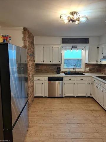 $359,999 | 1 North Forrest Drive, Thomasville, NC 27360