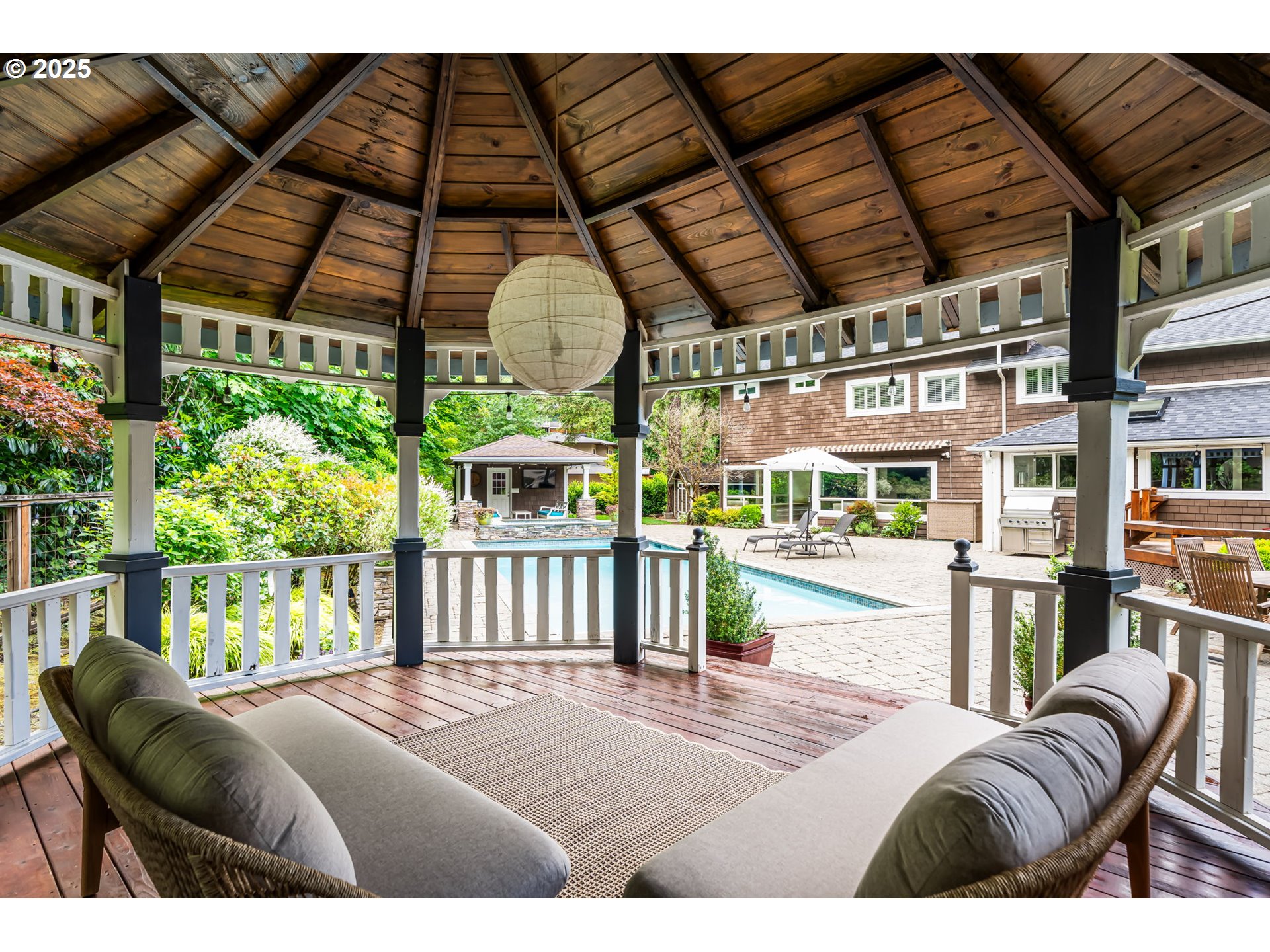 13740 Fielding Road Lake Oswego, OR 97034 - Photo 38 of 41 a view of a living room and balcony