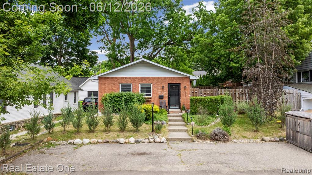 225 1st Street Fenton, MI 48430 - Photo 4 of 48
