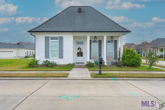 $499,900 | 200 Rue Saint Sydney, Houma, LA 70360