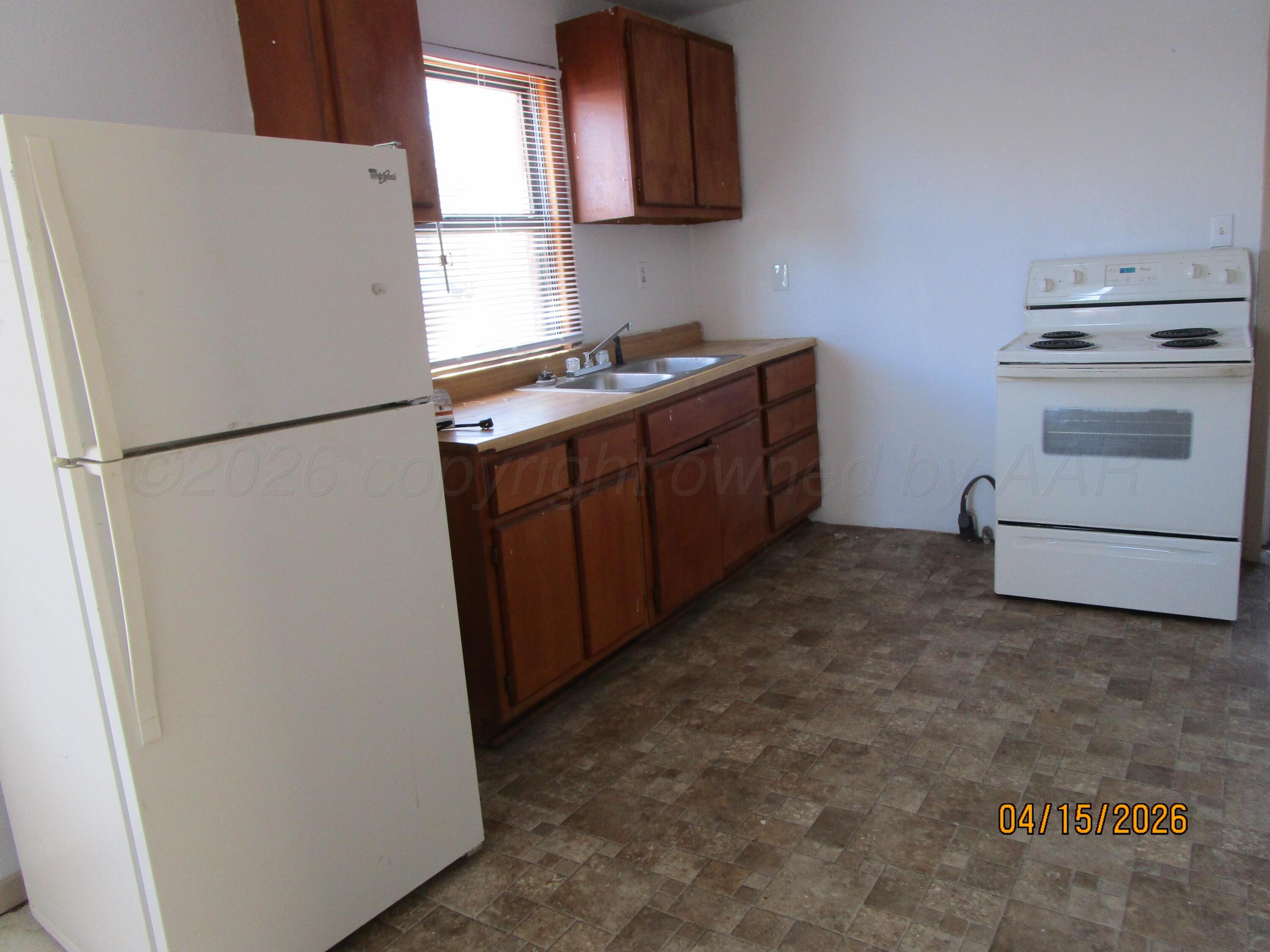 705 North Florida Street Borger, TX 79007 - Photo 3 of 7 Kitchen