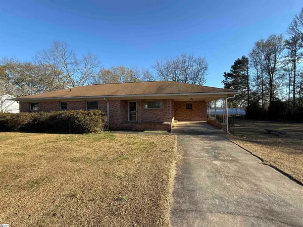 $214,900 | 600 North Adair Street, Clinton, SC 29325