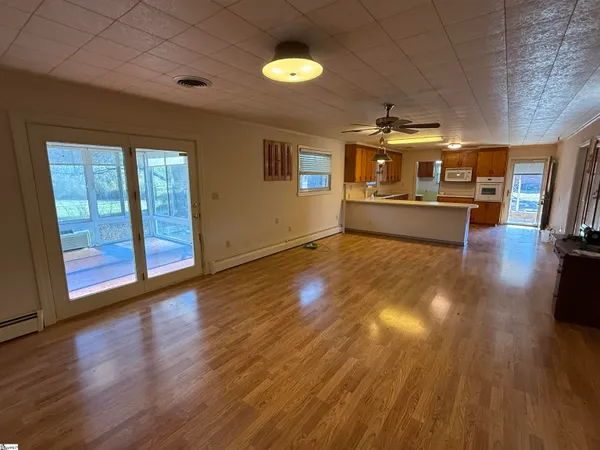 $214,900 | 600 North Adair Street, Clinton, SC 29325