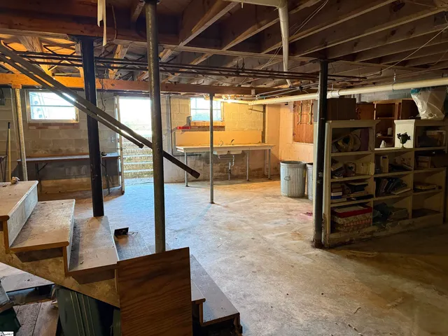 $235,000 | 600 North Adair Street, Clinton, SC 29325