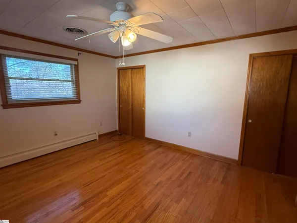 $214,900 | 600 North Adair Street, Clinton, SC 29325