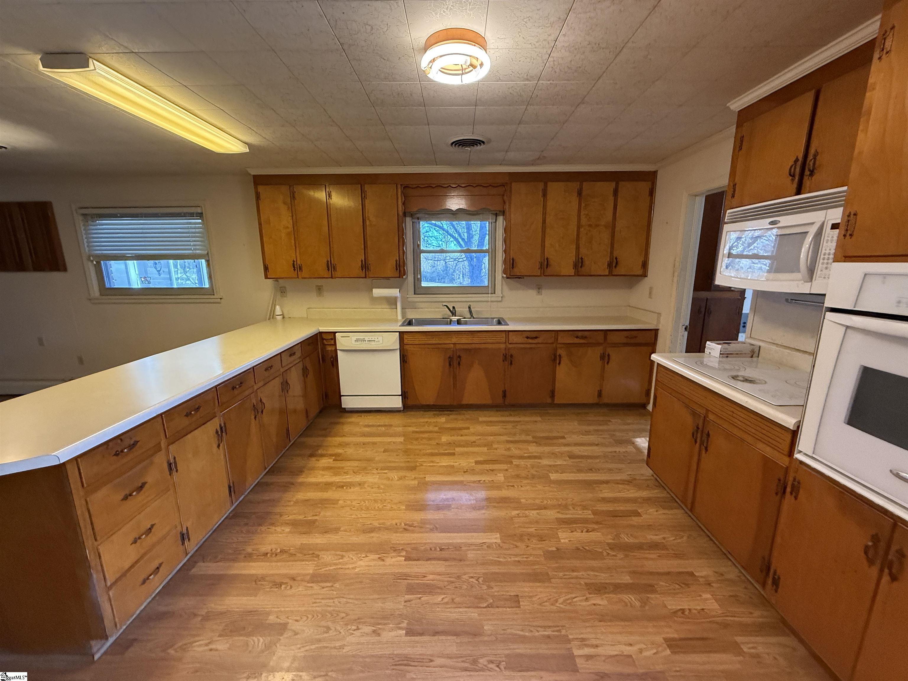 600 North Adair Street Clinton, SC 29325 - Photo 30 of 42