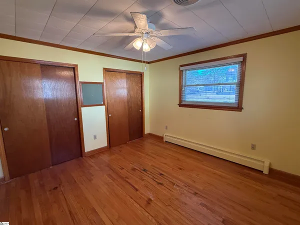 $214,900 | 600 North Adair Street, Clinton, SC 29325