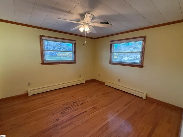 $214,900 | 600 North Adair Street, Clinton, SC 29325
