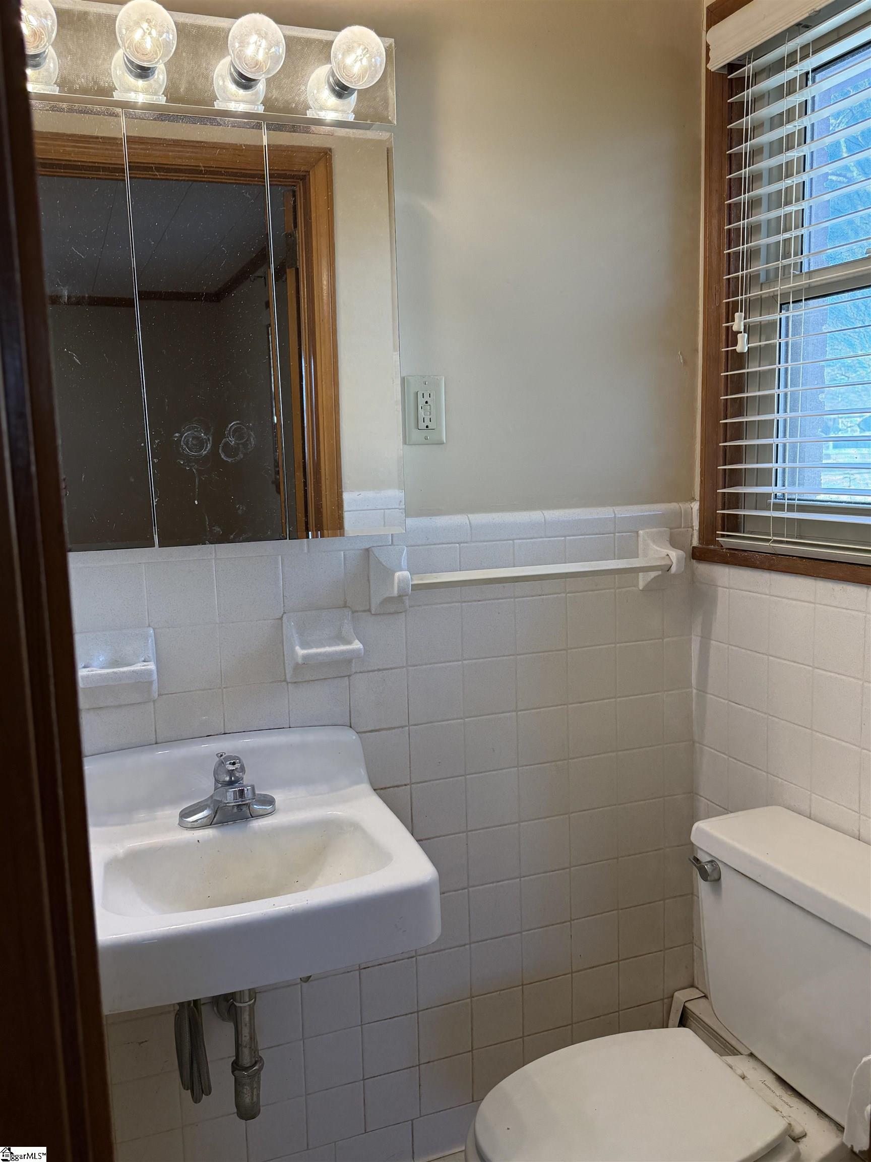 600 North Adair Street Clinton, SC 29325 - Photo 36 of 42