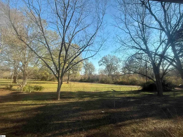 $235,000 | 600 North Adair Street, Clinton, SC 29325