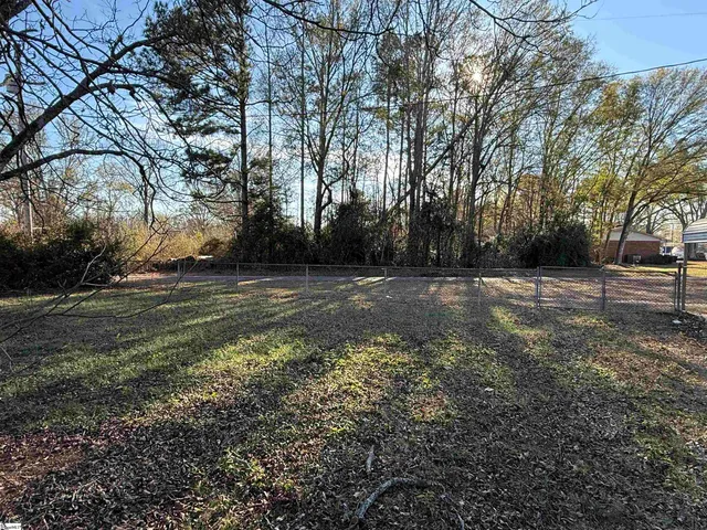 $235,000 | 600 North Adair Street, Clinton, SC 29325