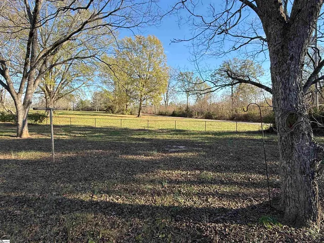 $235,000 | 600 North Adair Street, Clinton, SC 29325