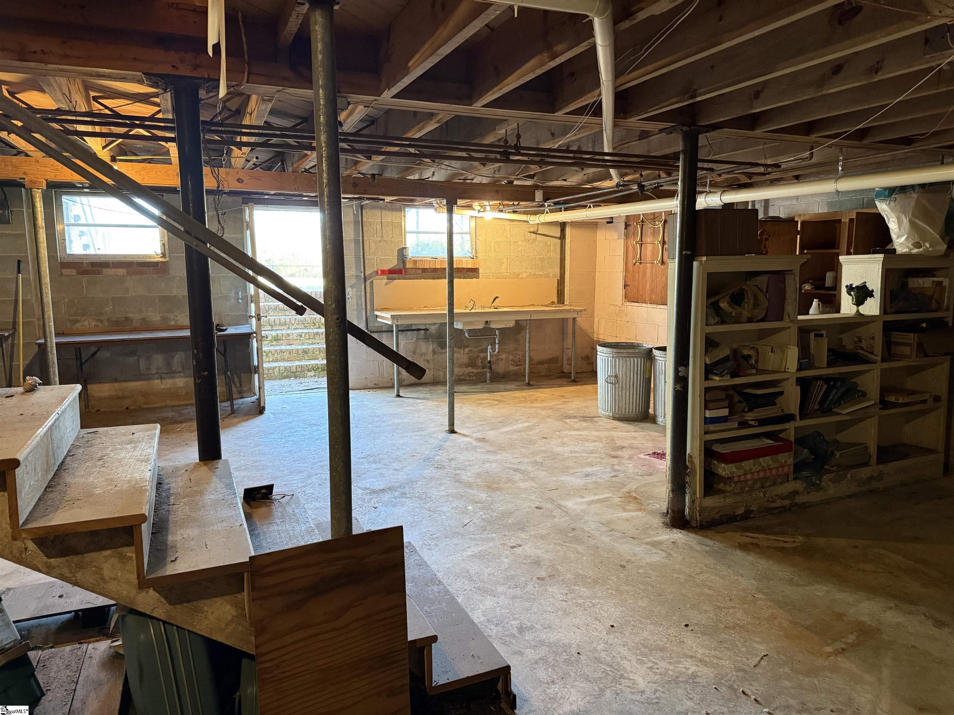 600 North Adair Street Clinton, SC 29325 - Photo 8 of 42