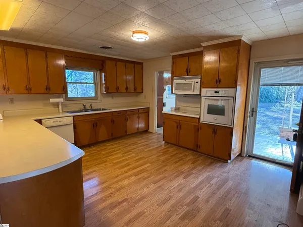 $214,900 | 600 North Adair Street, Clinton, SC 29325