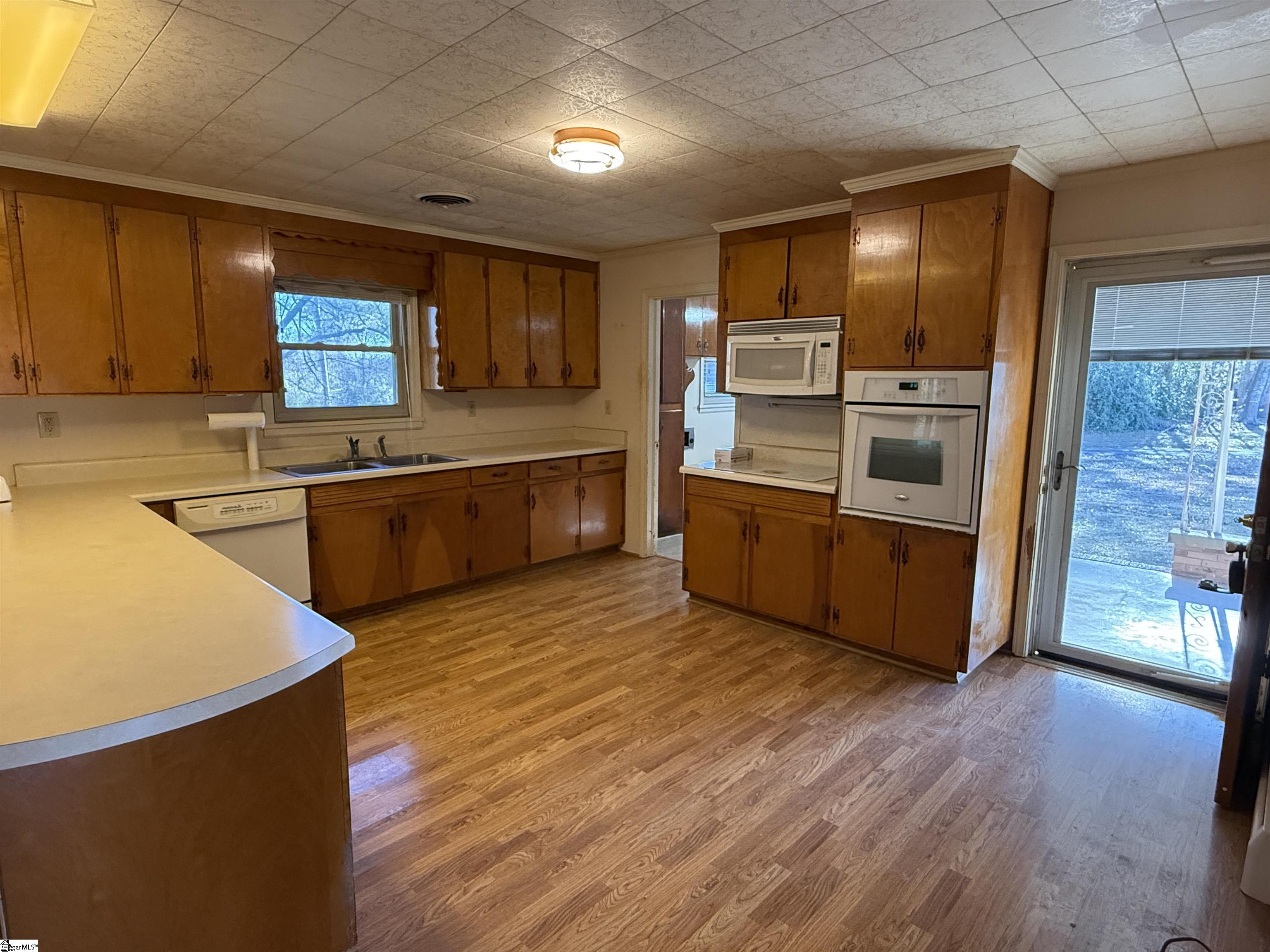 600 North Adair Street Clinton, SC 29325 - Photo 10 of 42