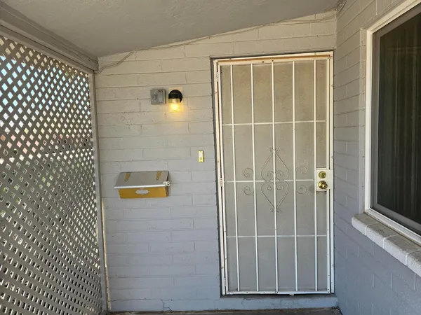 $1,100 | 6124 East Akron Street, Mesa, AZ 85205