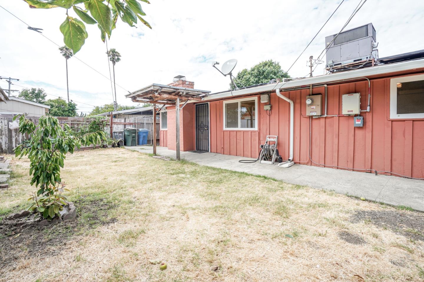 125 Rinaldo Drive Vallejo, CA 94589 - Photo 24 of 36 front view of a house with a yard