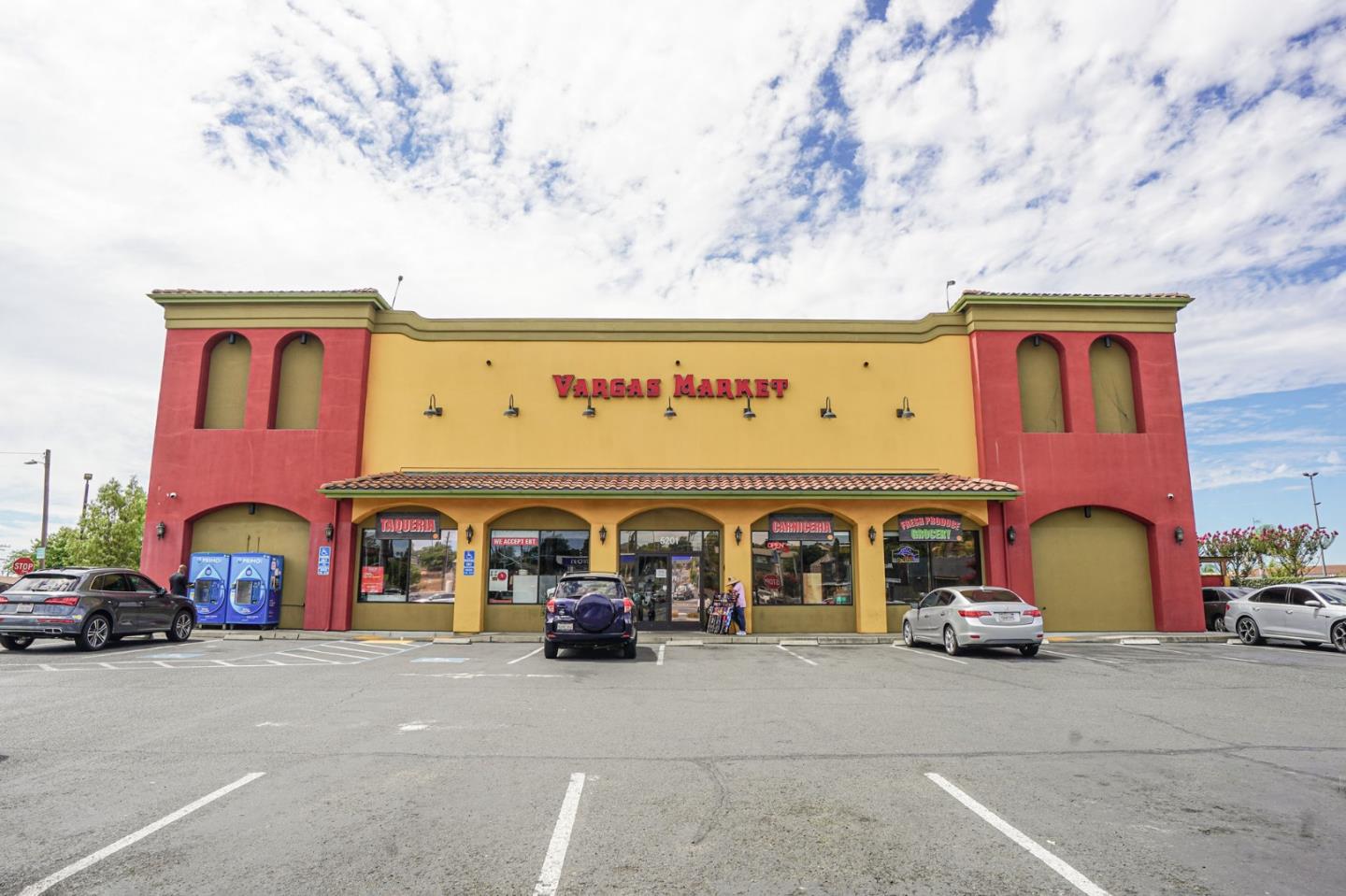 125 Rinaldo Drive Vallejo, CA 94589 - Photo 35 of 36 a front view of multiple building with parking