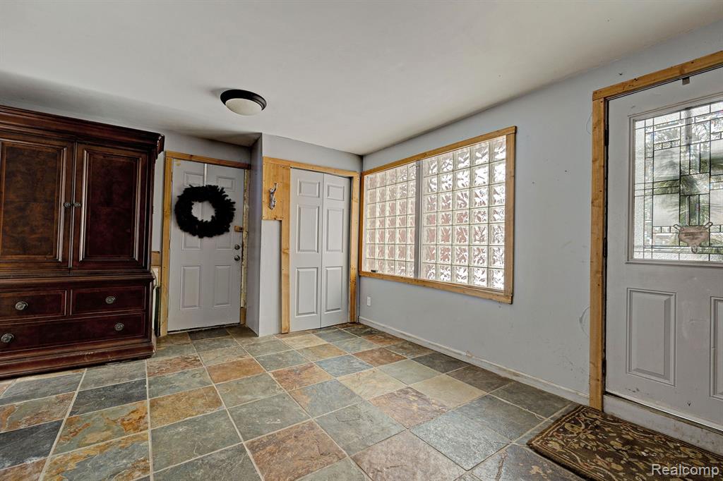 864 Menominee Road Pontiac, MI 48341 - Photo 26 of 54