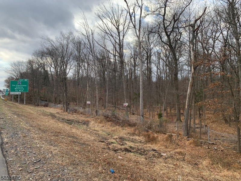 999 Drift Road Berkeley Heights, NJ 07922 - Photo 2 of 4 a view of outdoor space with trees