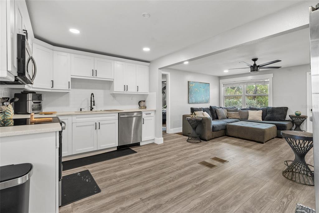 5135 Bradenton Road Sarasota, FL 34234 - Photo 12 of 30