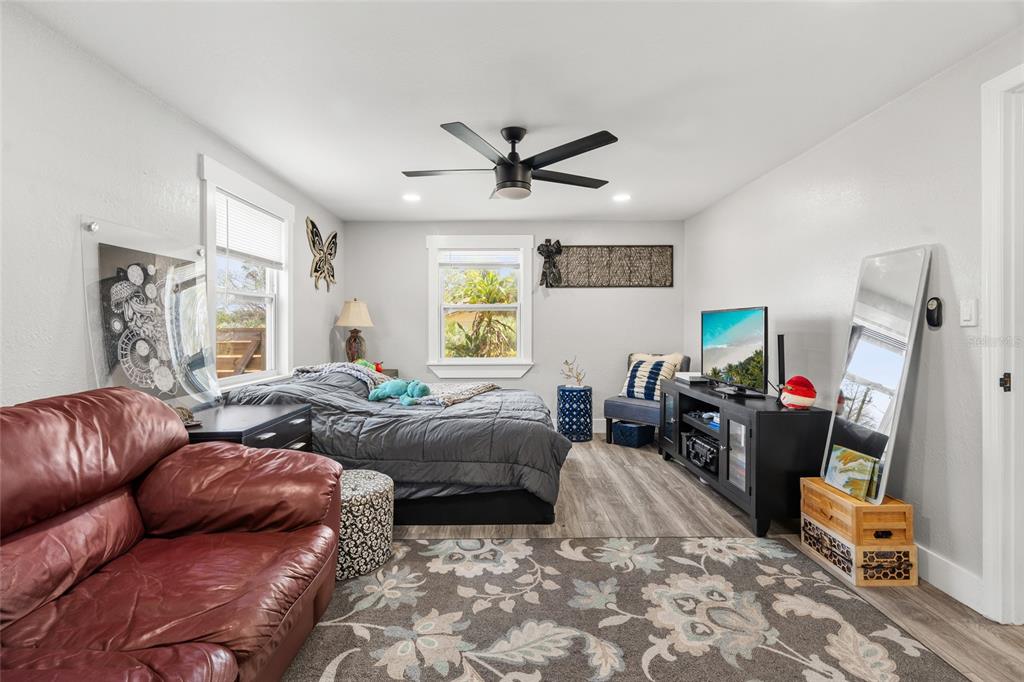 5135 Bradenton Road Sarasota, FL 34234 - Photo 16 of 30 a living room with furniture and a window