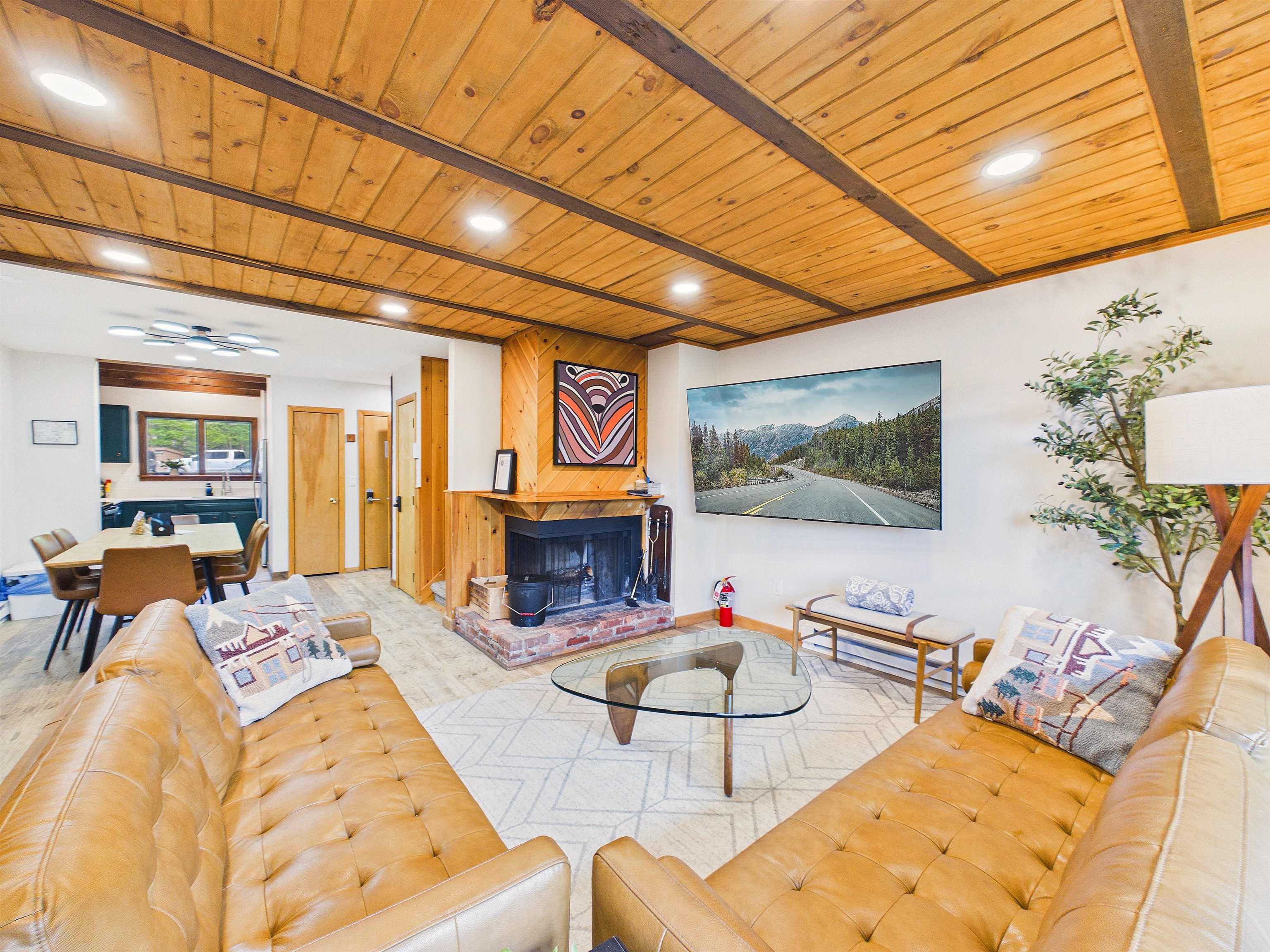 774 East Mountain Road, Unit E6 Killington, VT 05751 - Photo 7 of 46