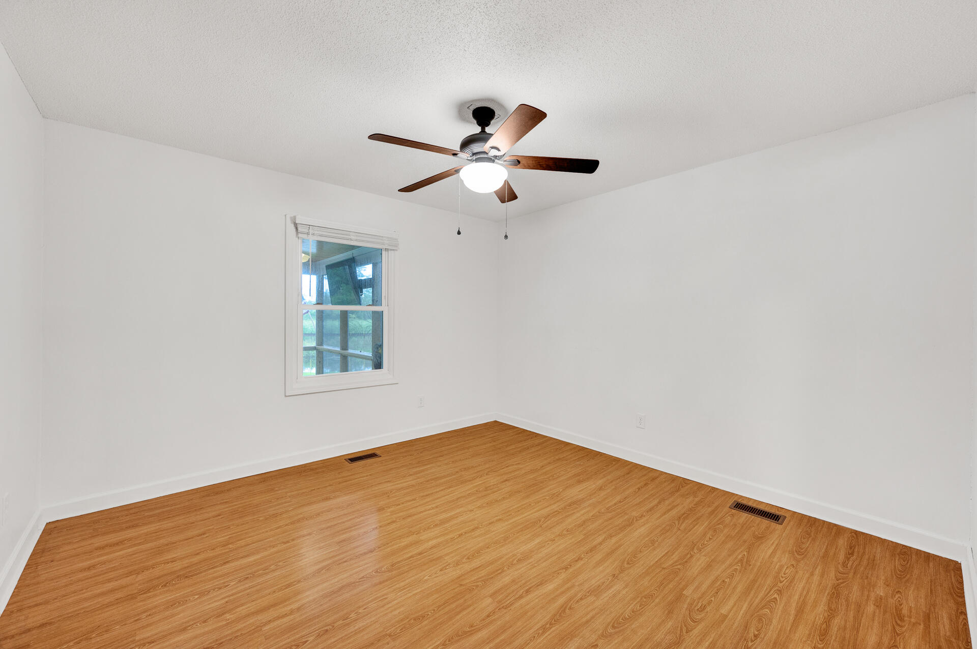 538 Castlebury Road Walterboro, SC 29488 - Photo 20 of 42 538Castlebury-19