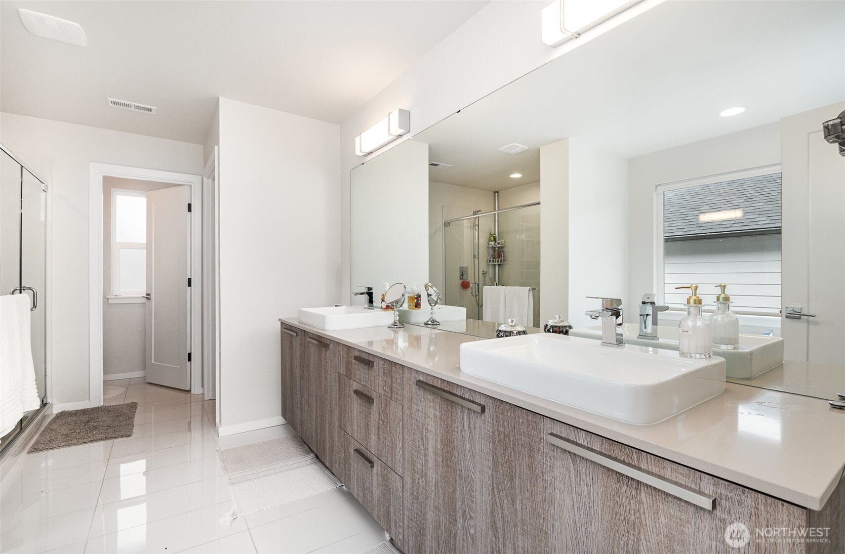 3444 Southeast 19th Way Renton, WA 98058 - Photo 23 of 36