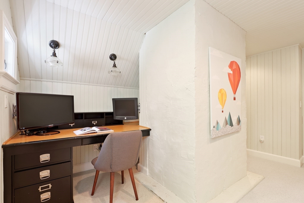 42 Edmunds Road Wellesley, MA 02481 - Photo 31 of 42