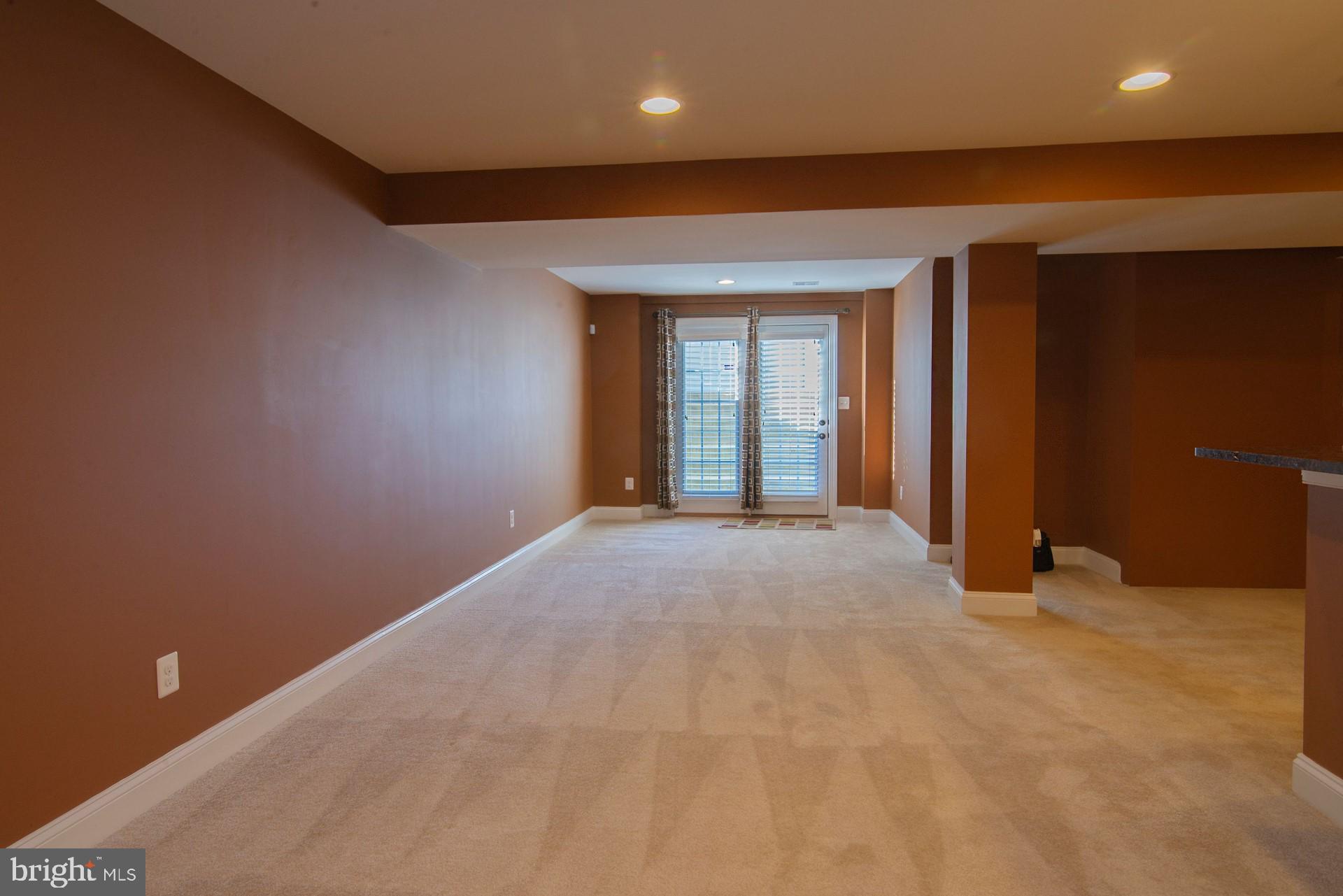 12908 Hoadly Manor Drive Manassas, VA 20112 - Photo 4 of 18 Large Family Room