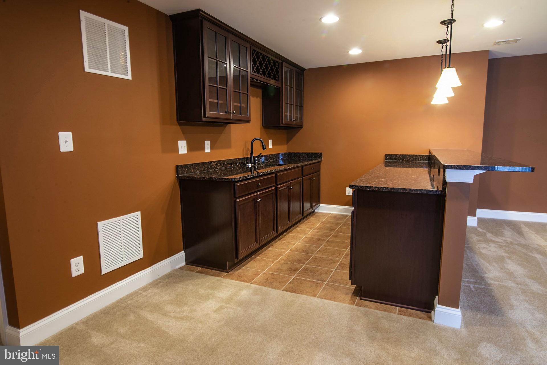 12908 Hoadly Manor Drive Manassas, VA 20112 - Photo 6 of 18 Granite Counters