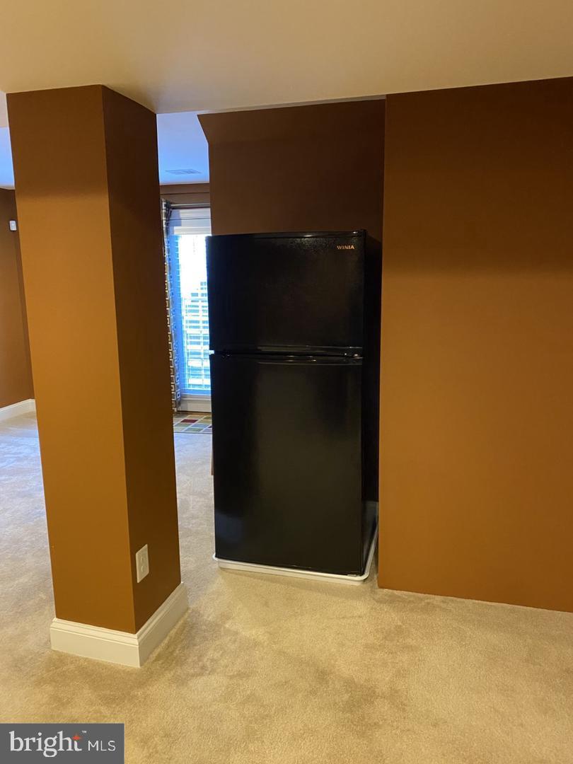 12908 Hoadly Manor Drive Manassas, VA 20112 - Photo 8 of 18 Full Size Refrigerator