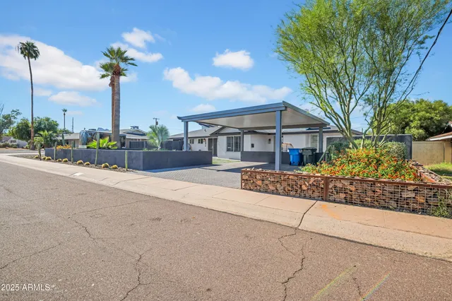 $1,097,000 | 10624 North 38th Street, Phoenix, AZ 85028