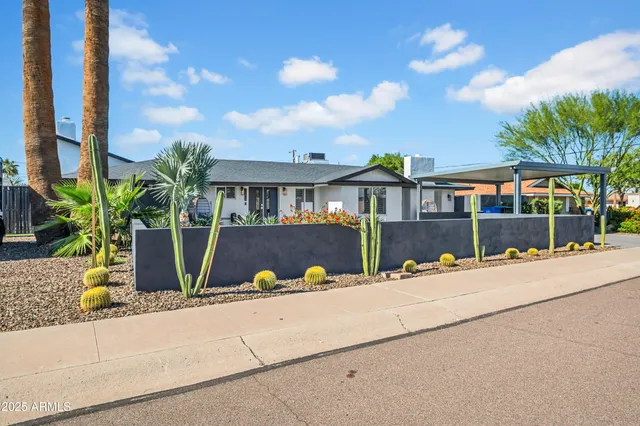 $1,097,000 | 10624 North 38th Street, Phoenix, AZ 85028