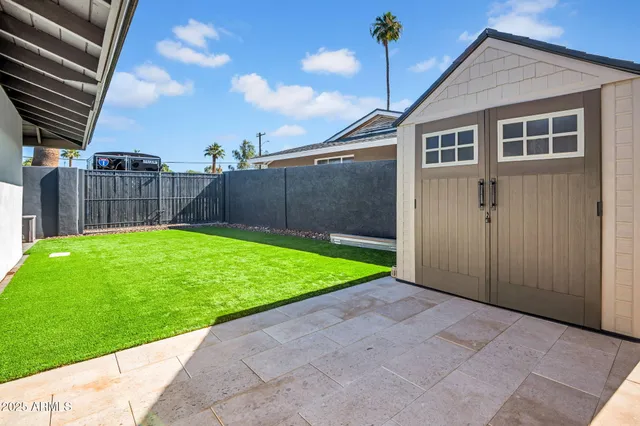 $1,097,000 | 10624 North 38th Street, Phoenix, AZ 85028