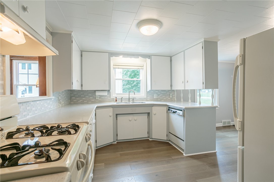 80 South Street Pittsford, NY 14534 - Photo 13 of 46