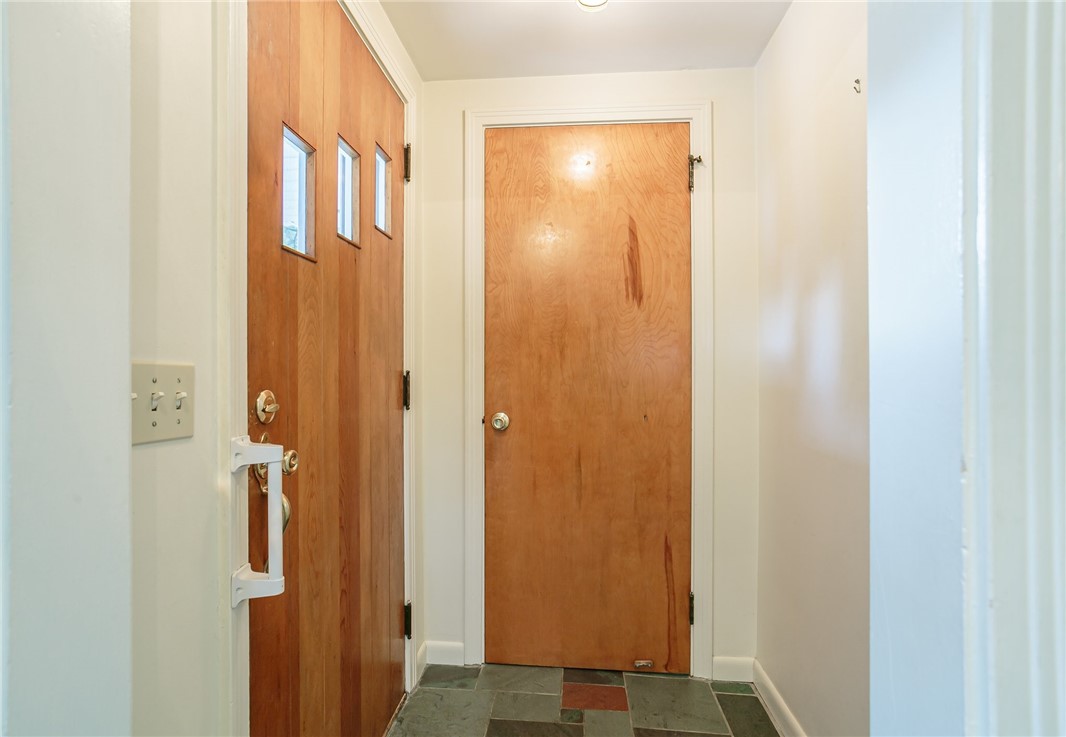 80 South Street Pittsford, NY 14534 - Photo 4 of 46