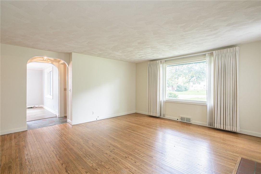 80 South Street Pittsford, NY 14534 - Photo 6 of 46