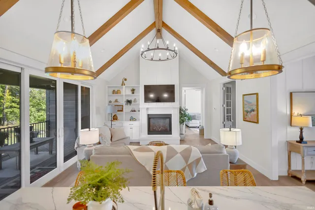 $799,900 | 4504 North Triple Crown Drive, Bloomington, IN 47404