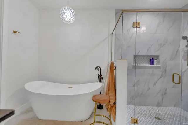 $799,900 | 4504 North Triple Crown Drive, Bloomington, IN 47404