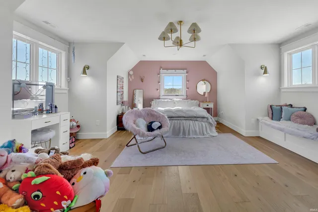 $799,900 | 4504 North Triple Crown Drive, Bloomington, IN 47404