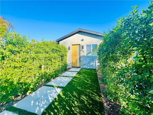 $2,200 | 6858 Aura Avenue, Reseda, CA 91335