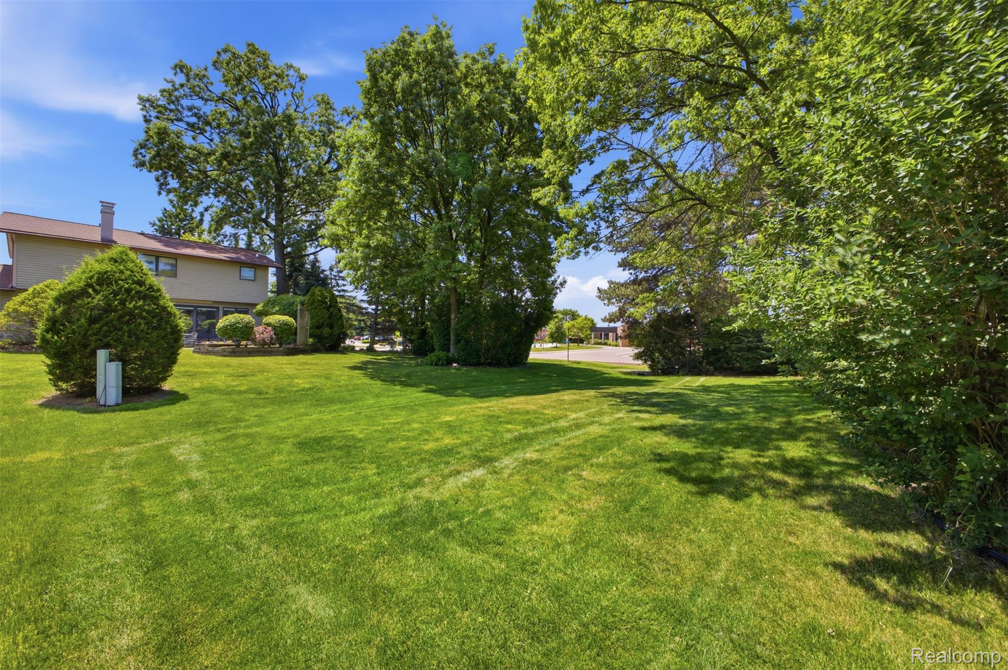 40435 Oak Tree Novi, MI 48375 - Photo 36 of 45 36.jpg