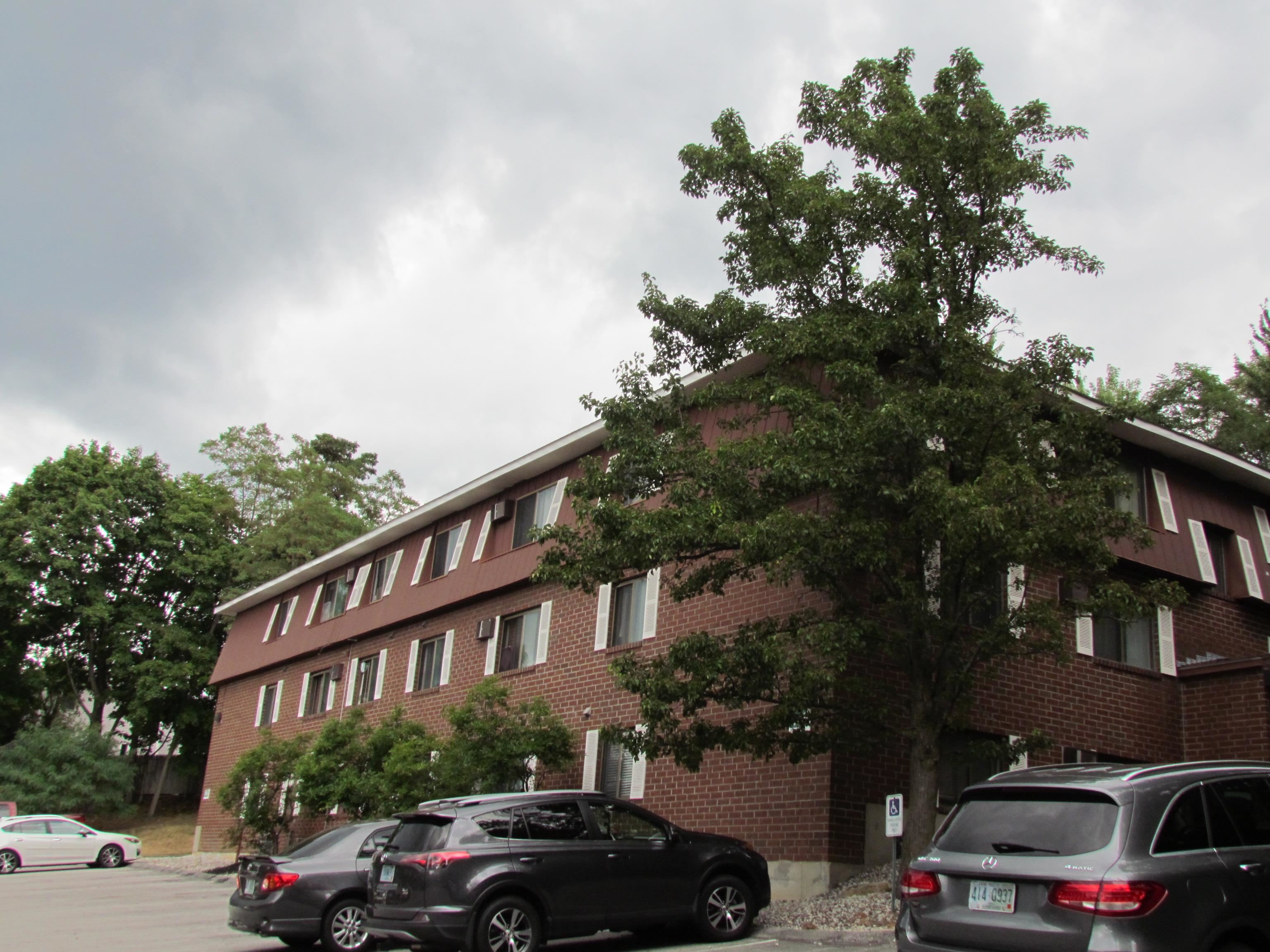 545 Calef Road, Unit 13 Manchester, NH 03103 - Photo 2 of 9