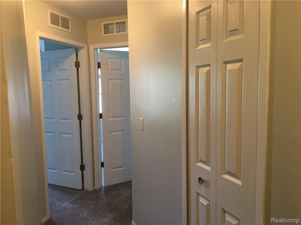 22040 Cape Cod Way, Unit 4 Farmington, MI 48336 - Photo 17 of 31