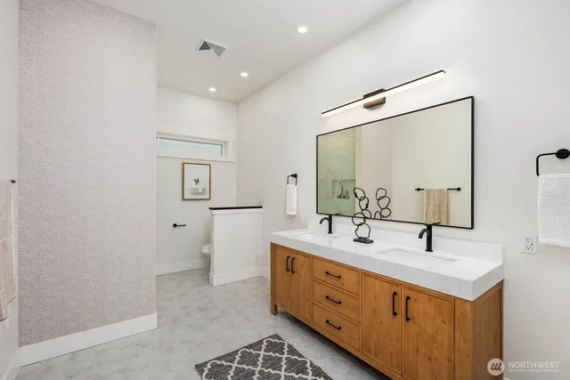 $1,850,000 | 32922 Southeast Kuzak Road, Enumclaw, WA 98022